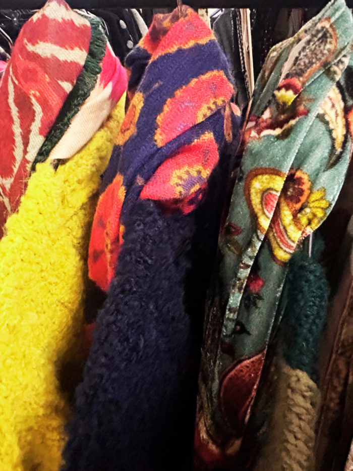 Zoom sur les matières et textures du corner Alembika.Tocade.